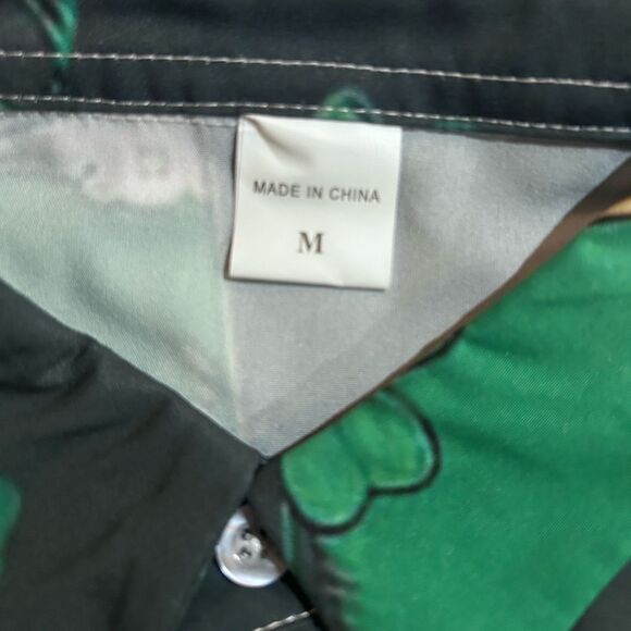 Men’s St. Patricks Day Button Up Shirt NWT - Picture 2 of 4